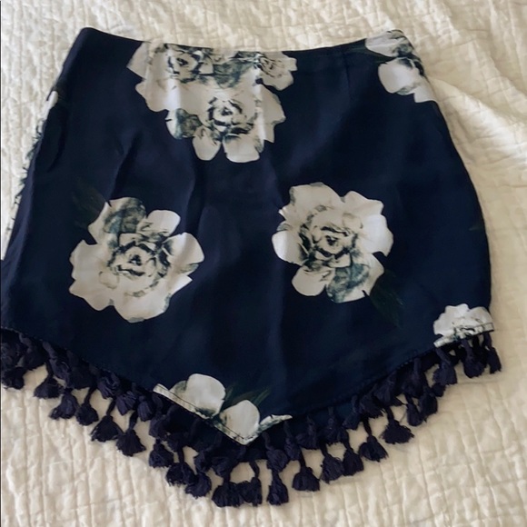 set - Picture 3 of 6